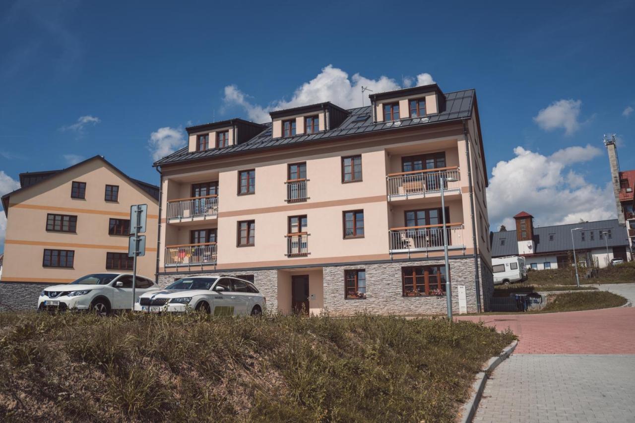 Apartman Sjezdovka Kasperske Hory Exteriér fotografie